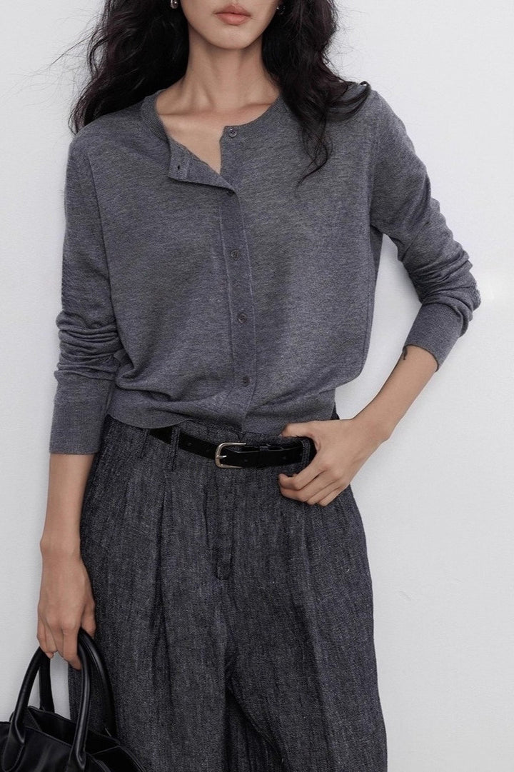 Lightweight Crewneck Knit Top Women Slim Fit Long Sleeve